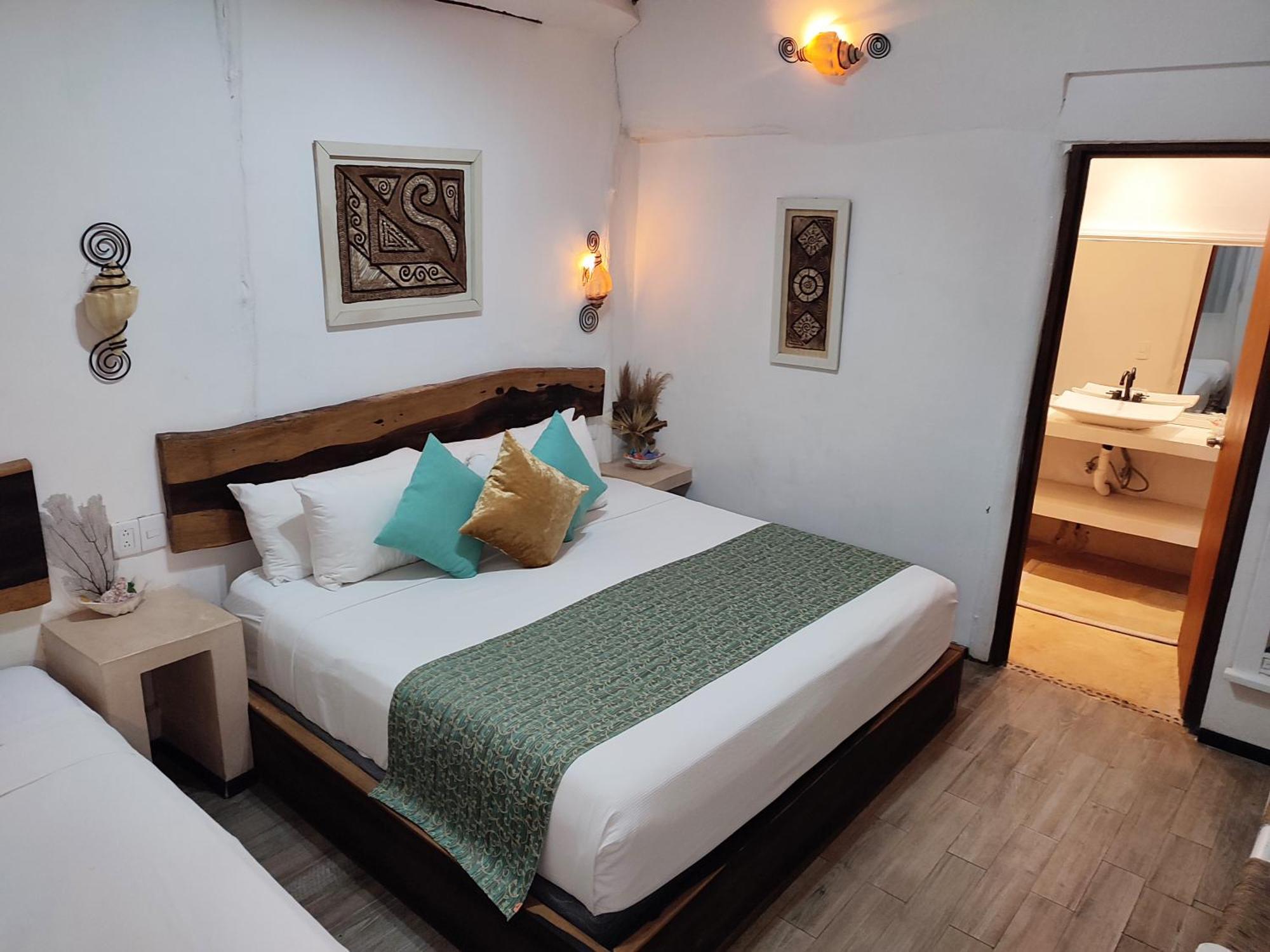Hotel Las Estrellas 4*